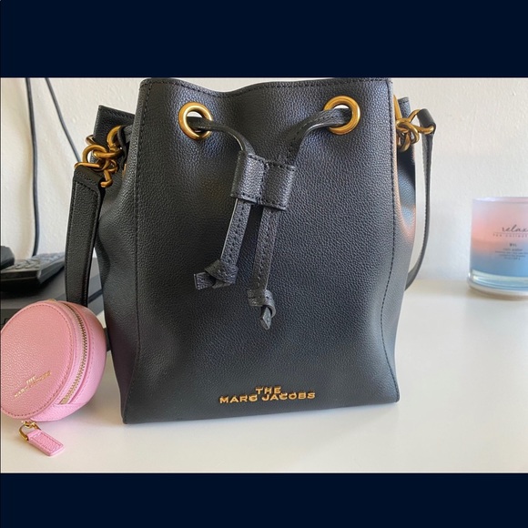 MARC JACOBS BUCKET BAG - Picture 3 of 4
